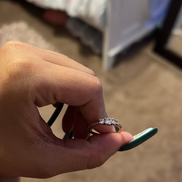 SIZE 7 ROSE GOLD PANDORA RING - Picture 2 of 4